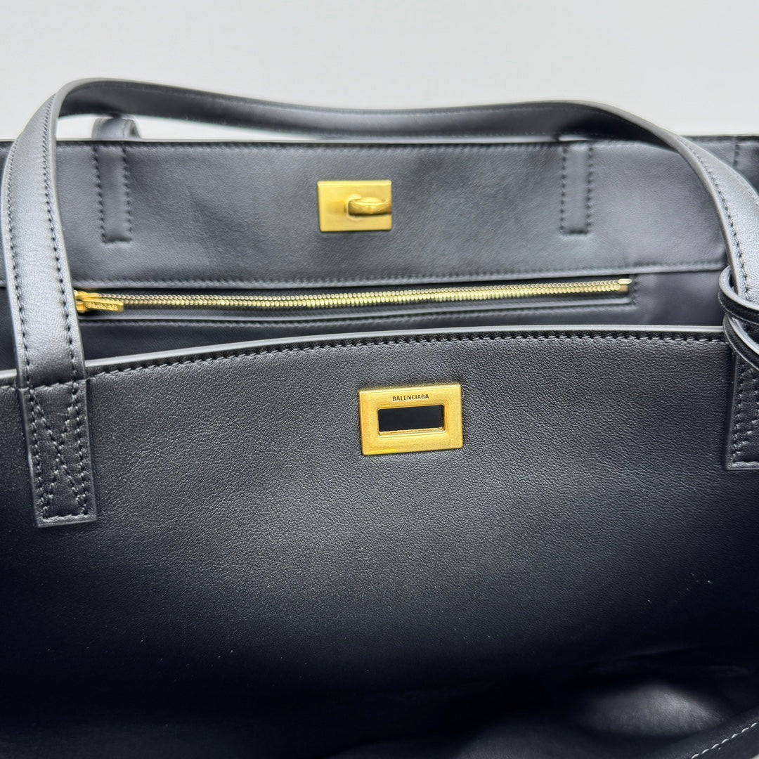 KATA / BALENCIAGA New Tote