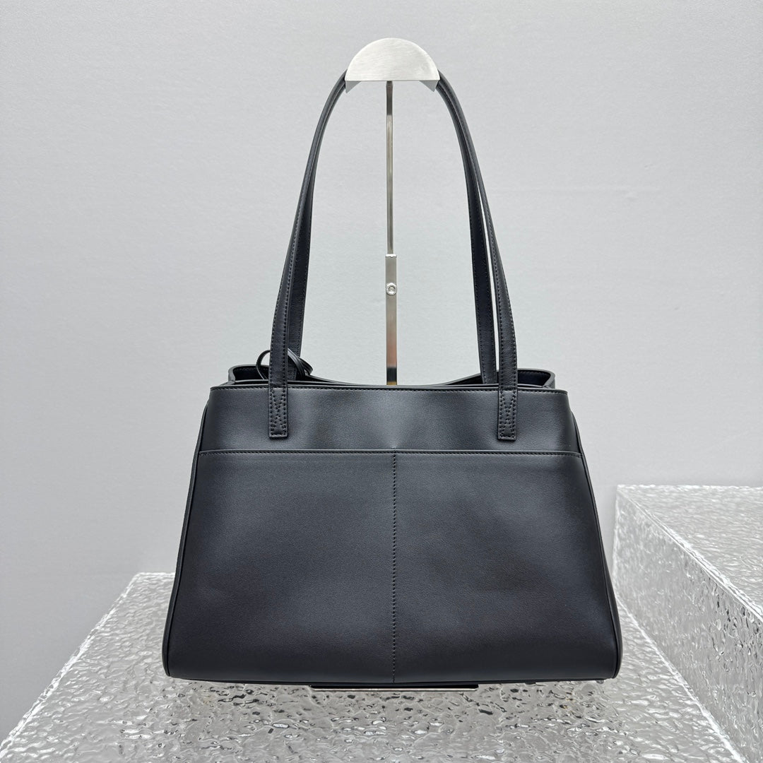KATA / BALENCIAGA New Tote