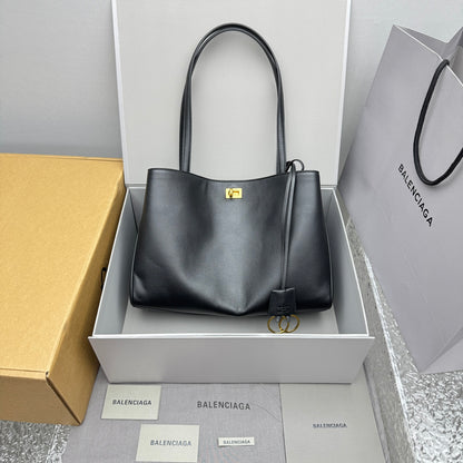 KATA / BALENCIAGA New Tote