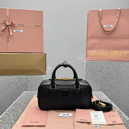 카타 / 미우미우 신형 볼링백