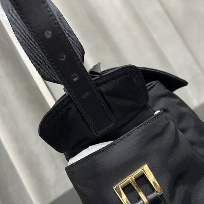 카타 / 프라다 소포