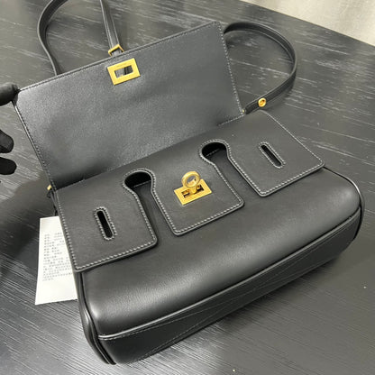 Kata / Balenciaga New flap