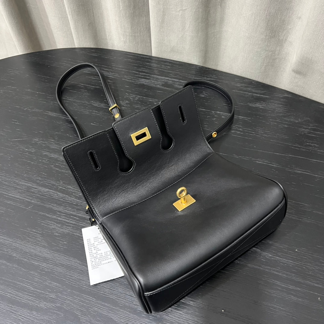 Kata / Balenciaga New flap