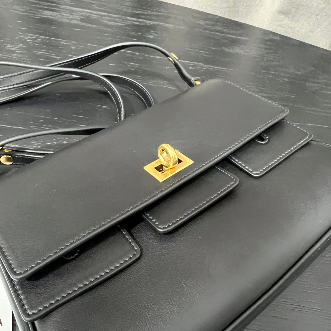 Kata / Balenciaga New flap