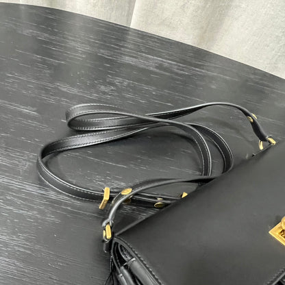 Kata / Balenciaga New flap