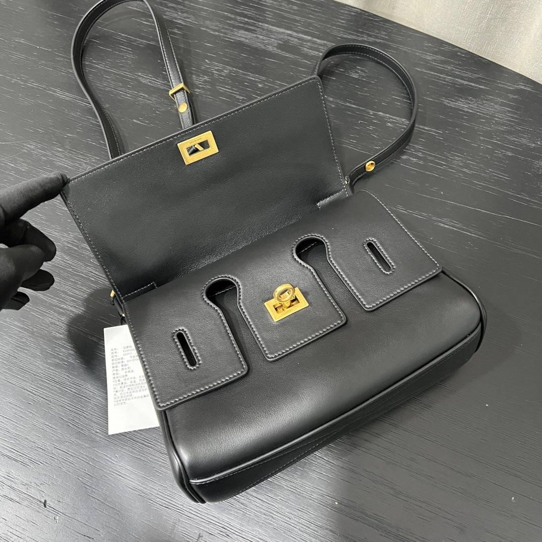 Kata / Balenciaga New flap