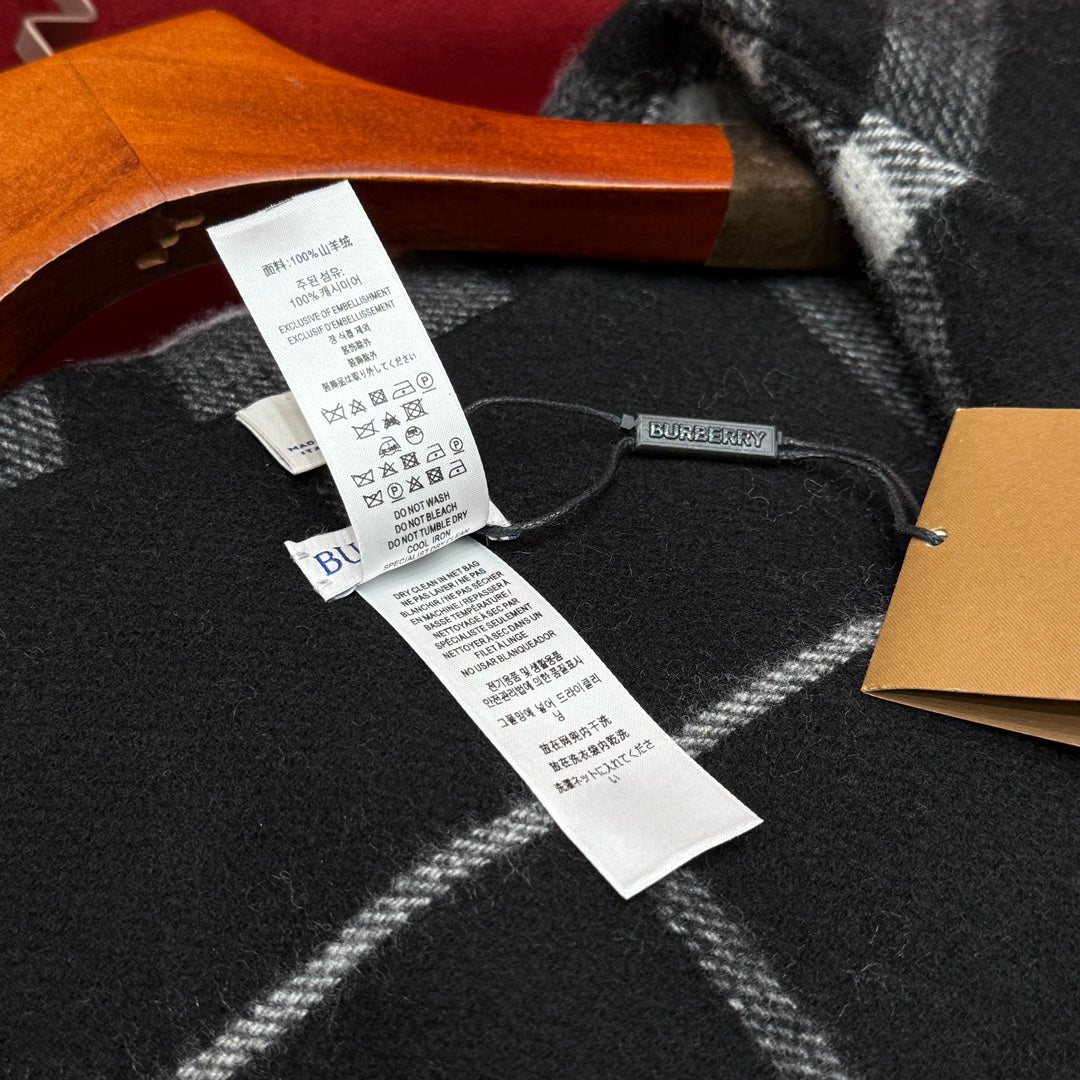 Brand new / Burberry scarf