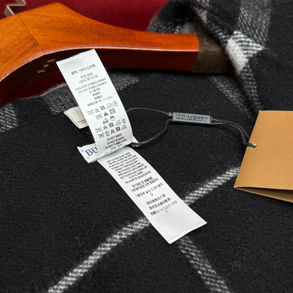Brand new / Burberry scarf