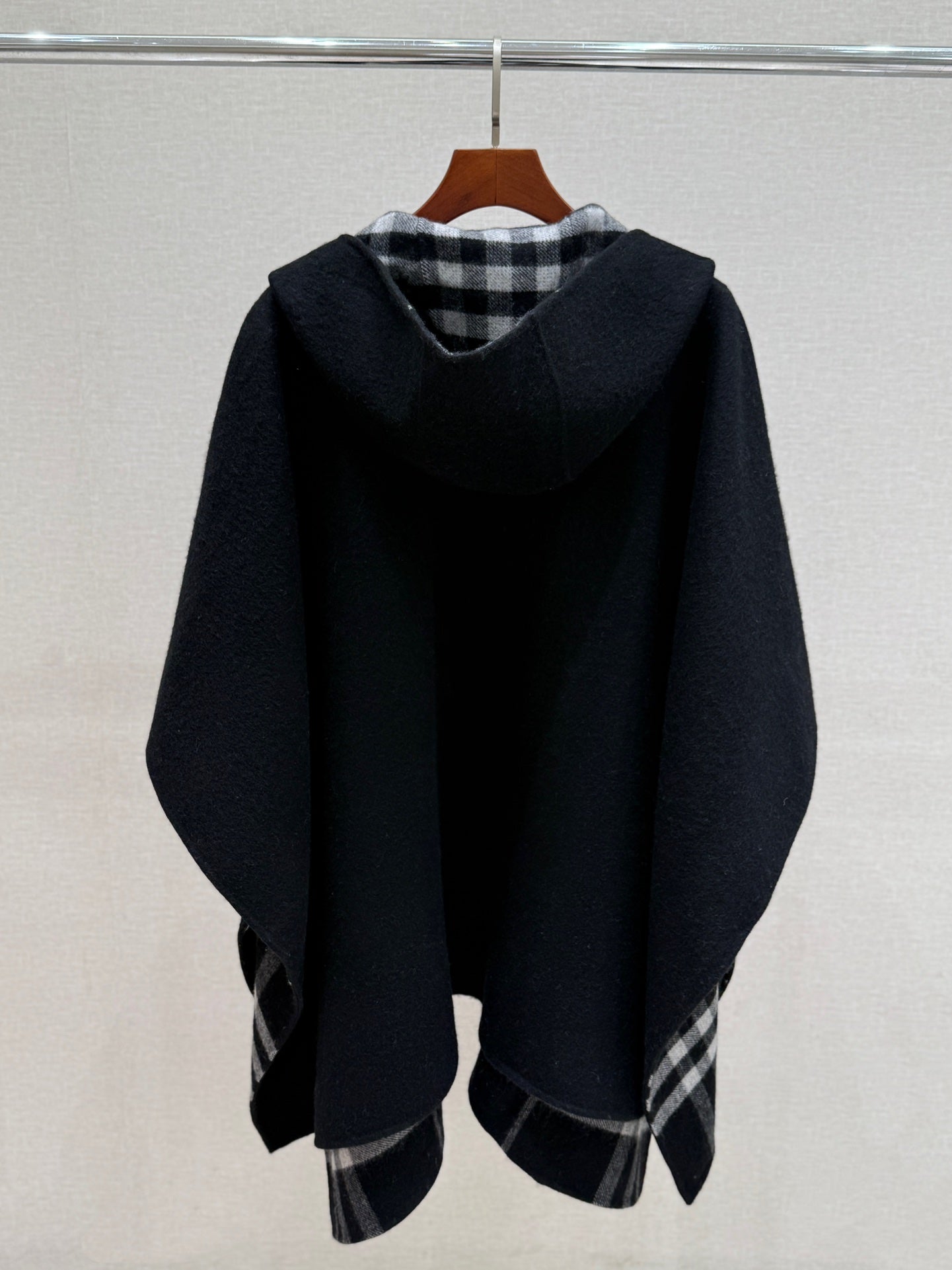 Brand new / Burberry scarf