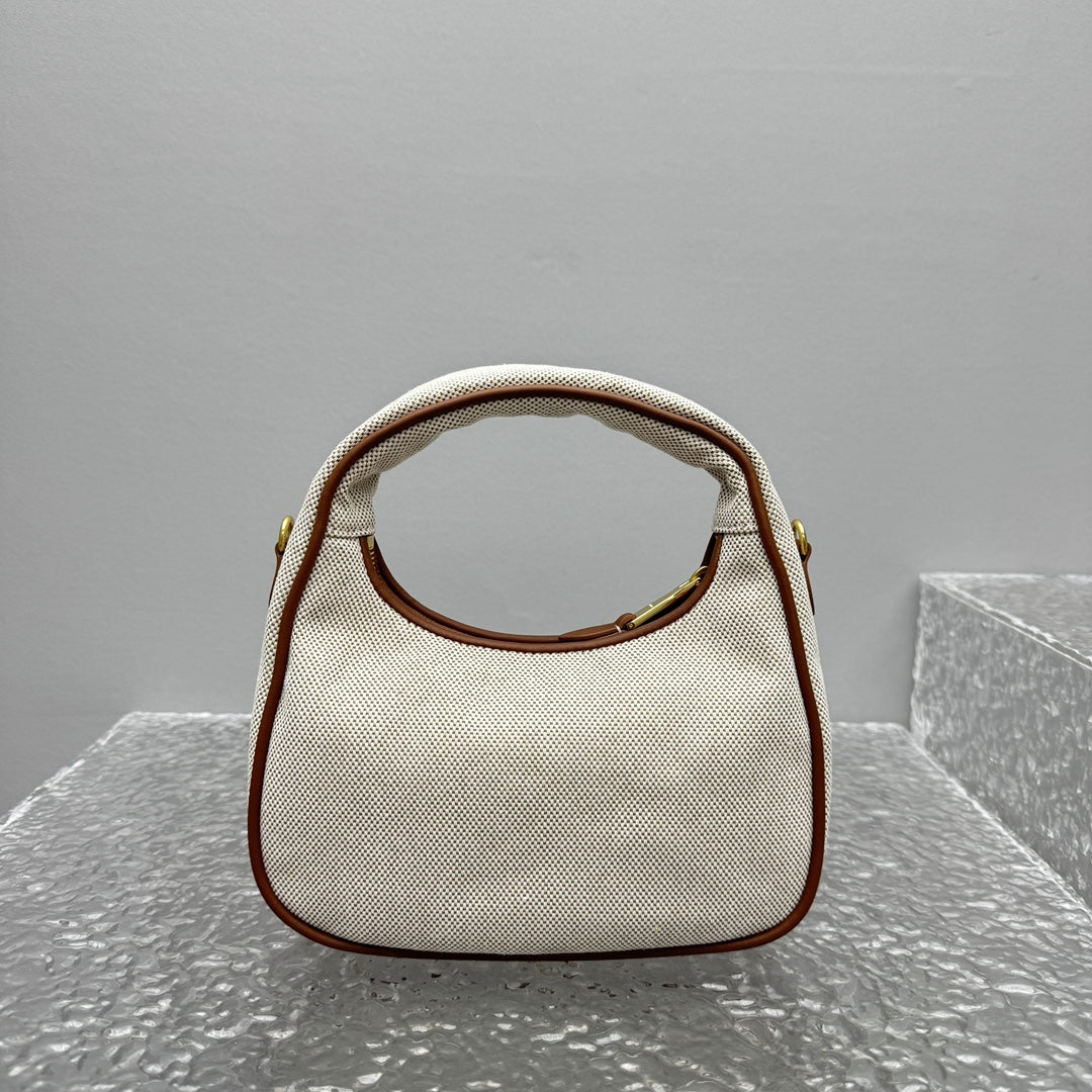 카타 / 미우미우 핸드백