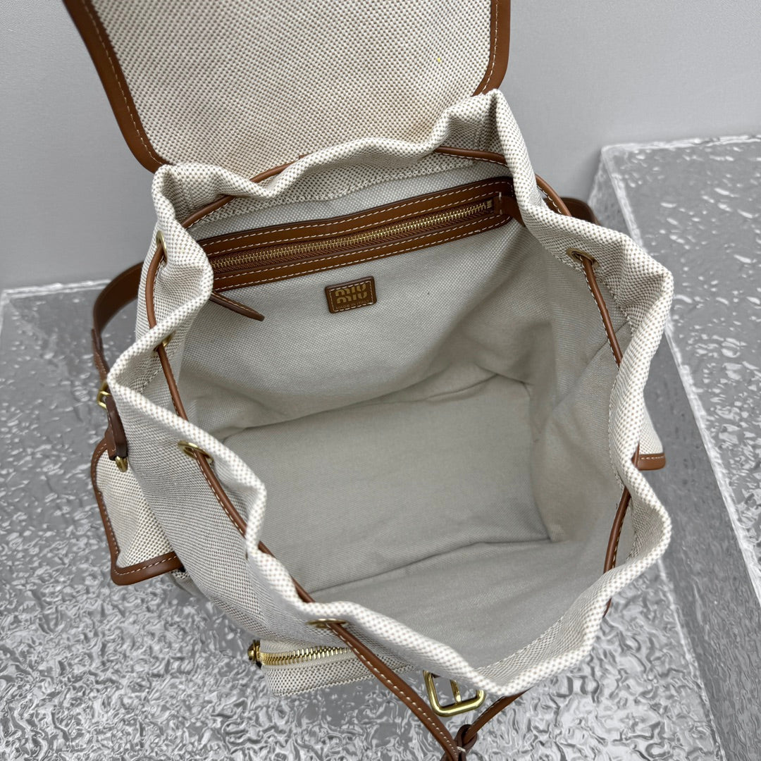 카타 / 미우미우 봄·여름 컬렉션 백팩