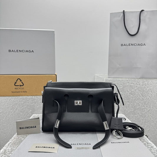 카타 / 발렌시아가 소포