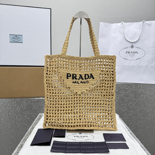 카타 / 프라다  신형 펀칭 초편tote