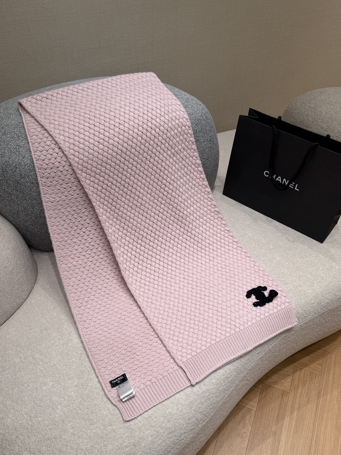 Shinjo / Chanel Scarf