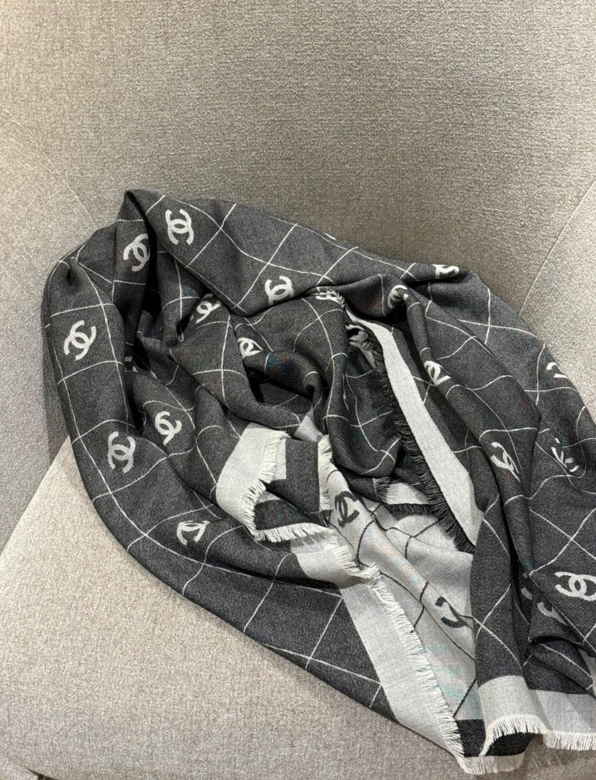 신조 / 샤넬 스카프