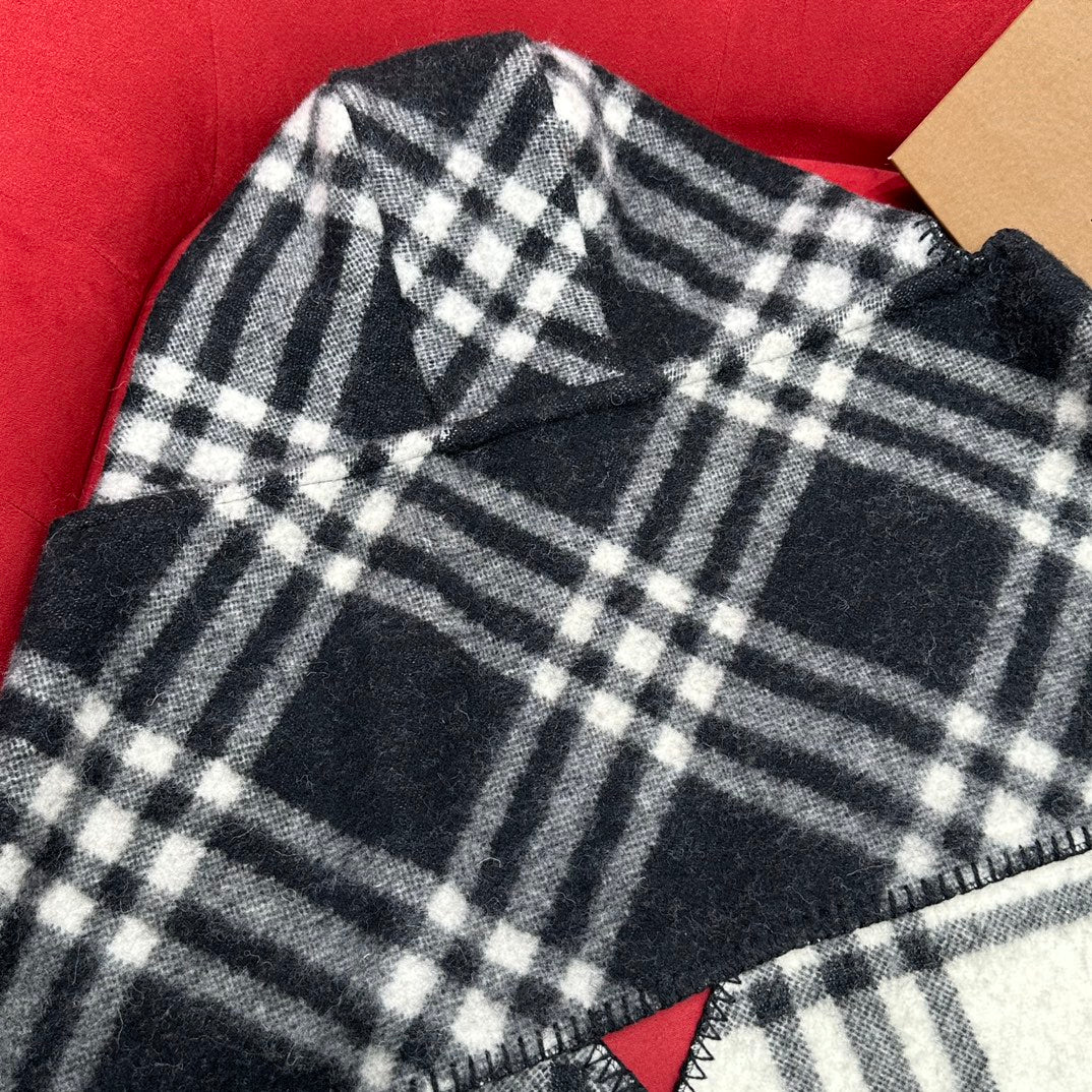 Shinzo Abe / Burberry Scarf