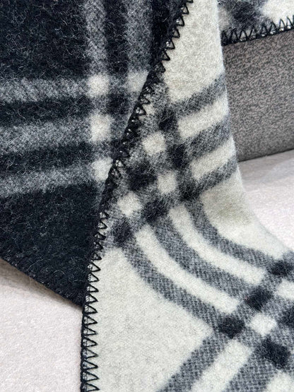 Shinzo Abe / Burberry Scarf