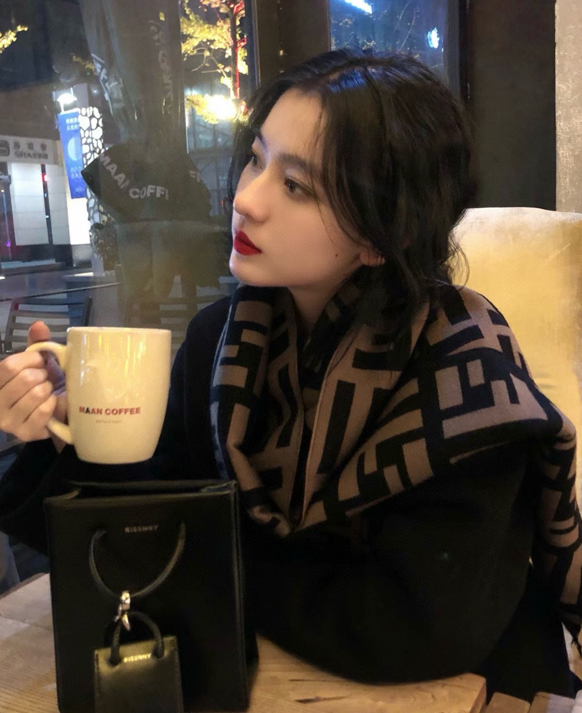 신조 / 펜디 스카프