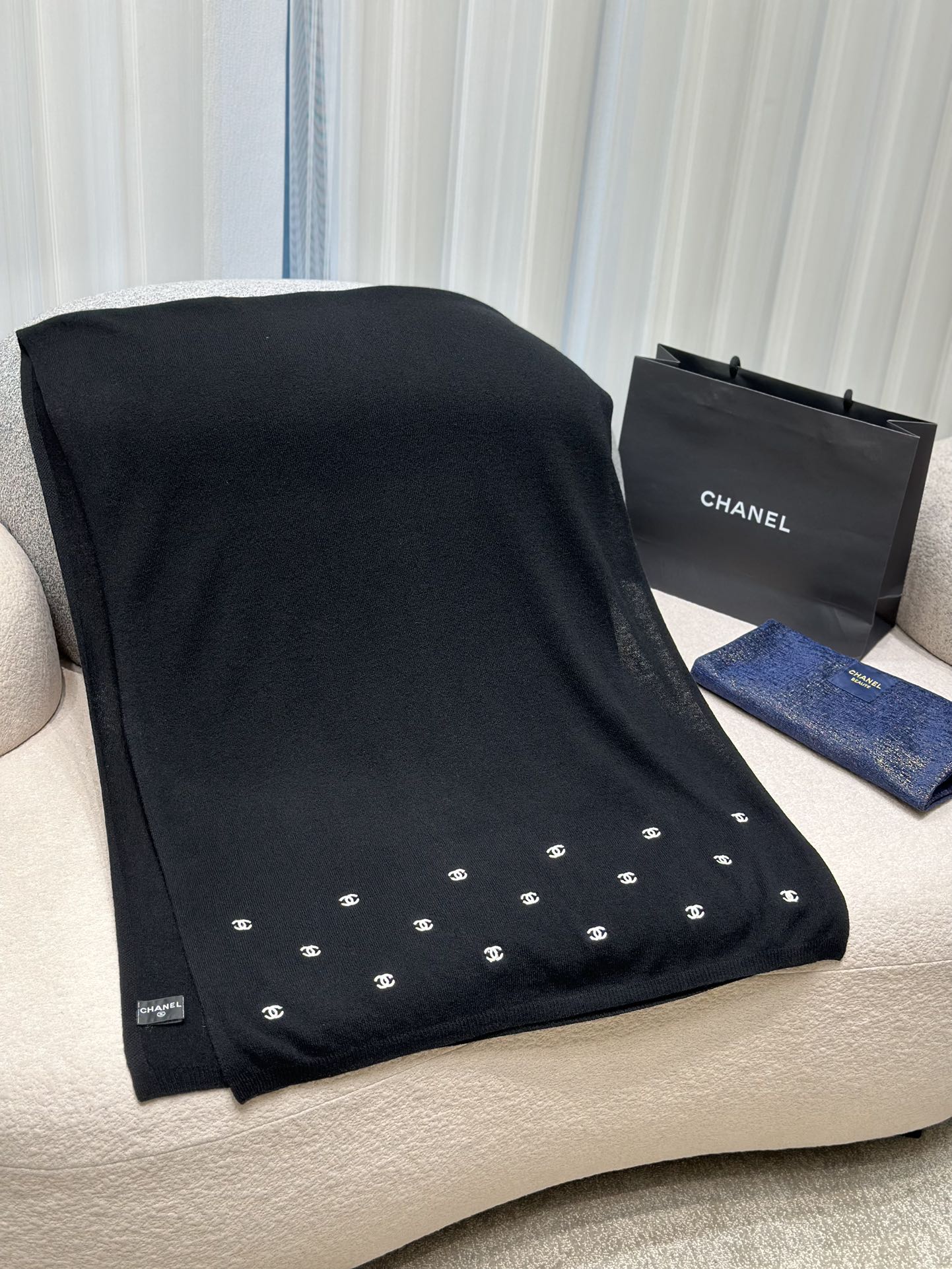 신조 / 샤넬 스카프