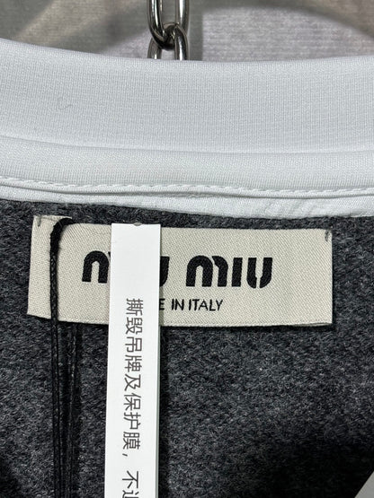 체인2호 / 미우미우 V넥 니트 그레이