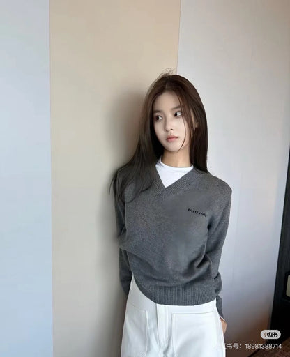 체인2호 / 미우미우 V넥 니트 그레이