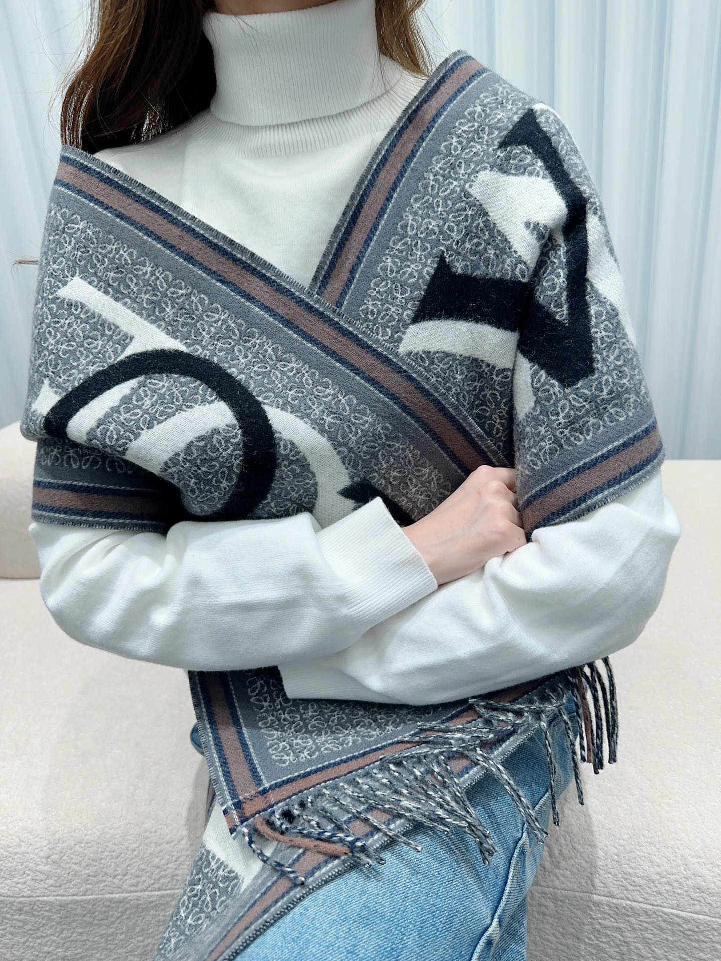 신조 / 로에베 스카프