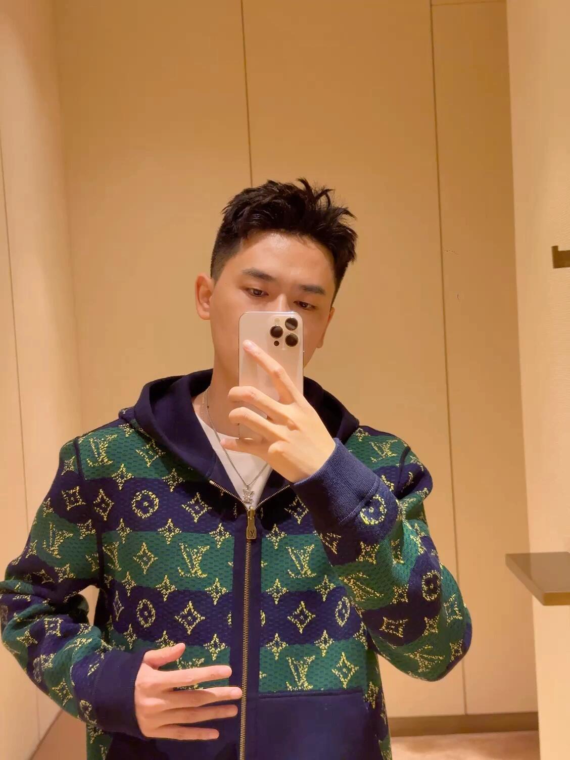 BVG / 루이비통 양면 코트