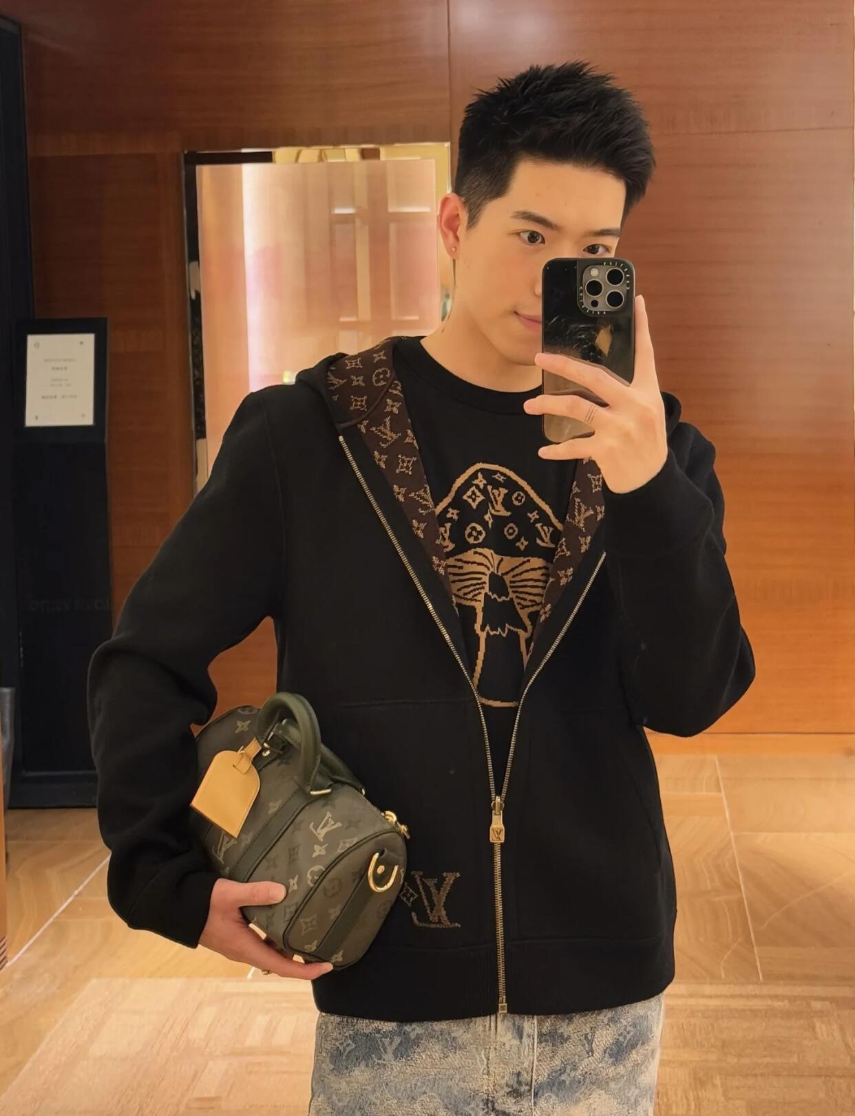 BVG / 루이비통 양면 코트