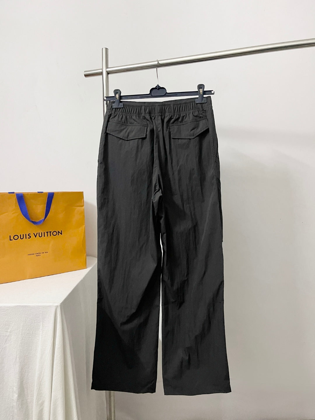 BVG / 루이비통 바지