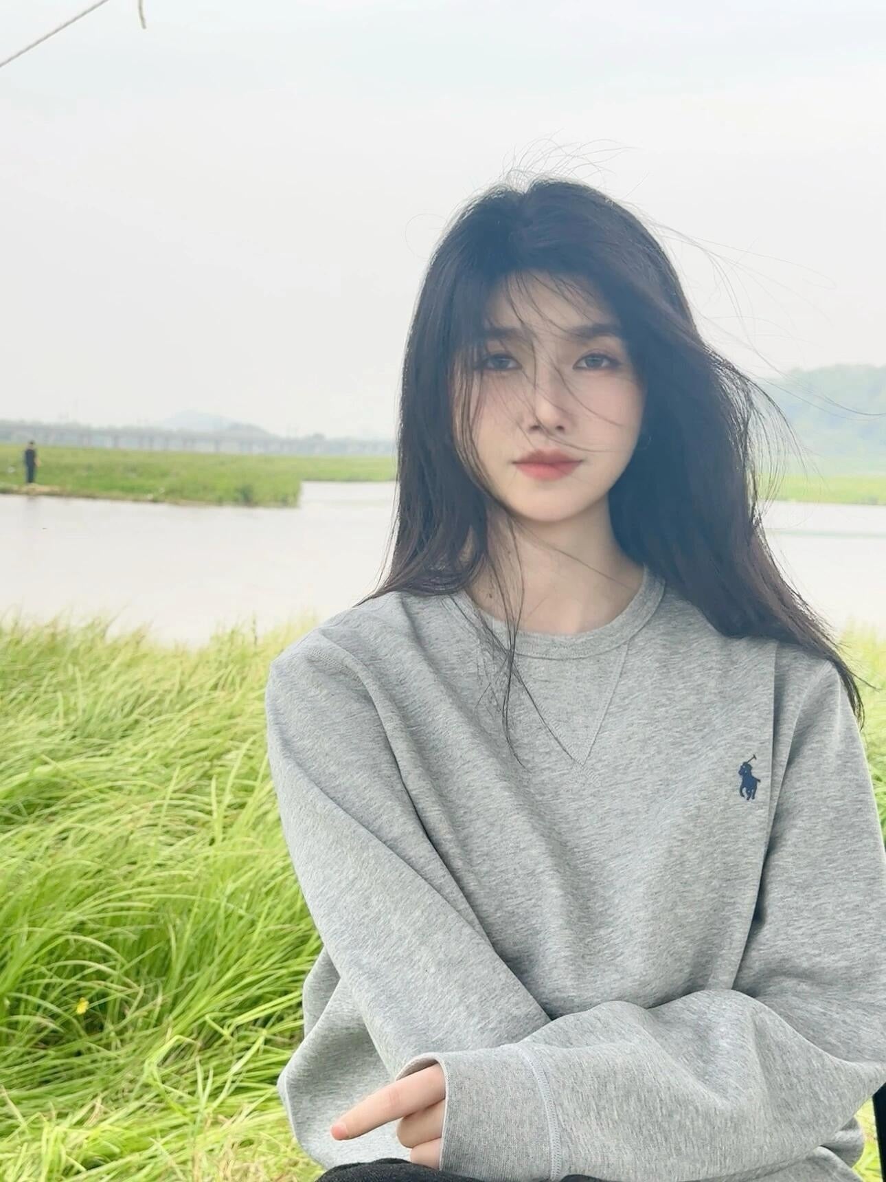 체인2호 / 폴로 로고 자수 단색 라운드 맨투맨