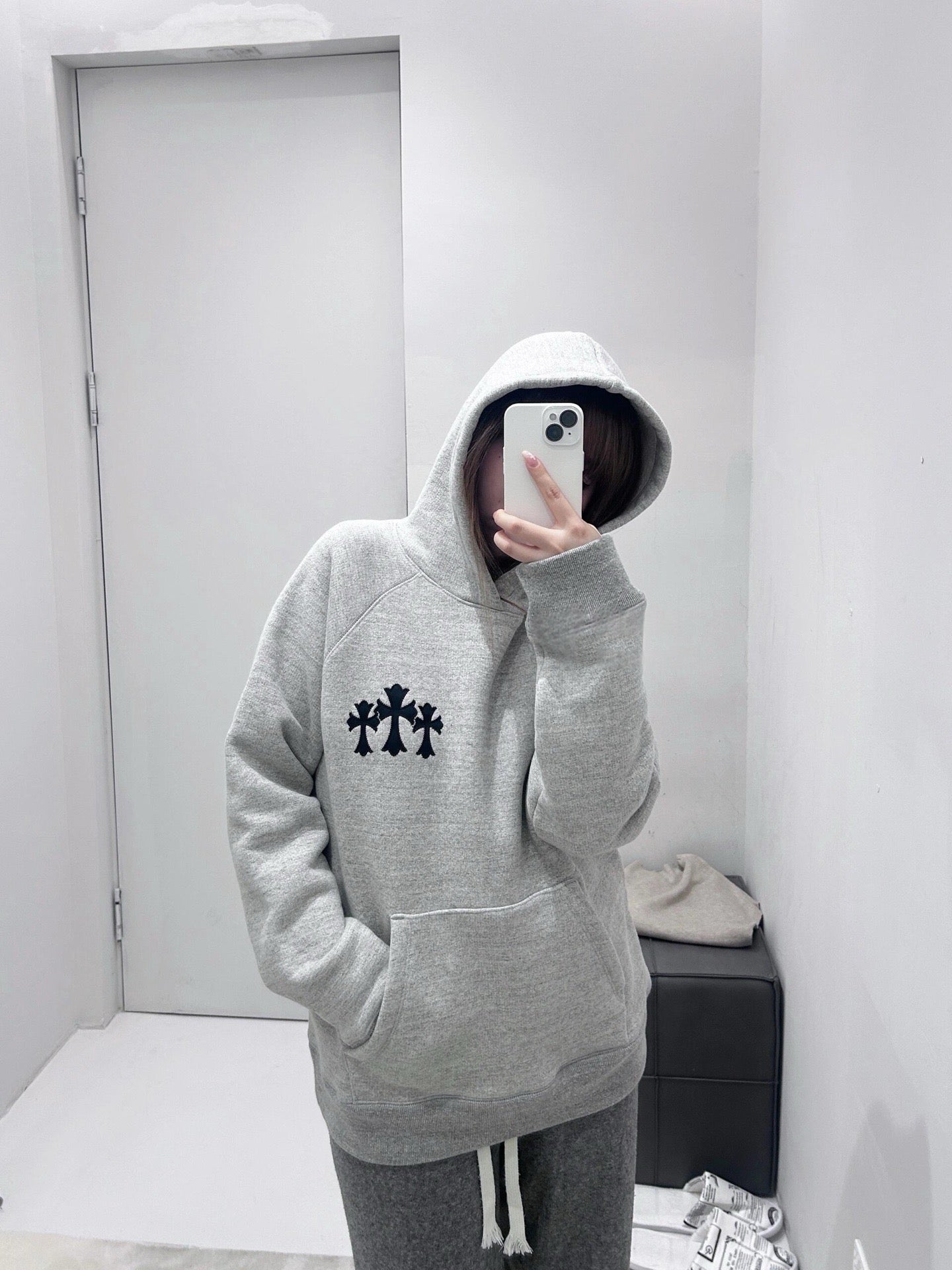 체인2호 / 크롬하츠 로고 포켓 후드티