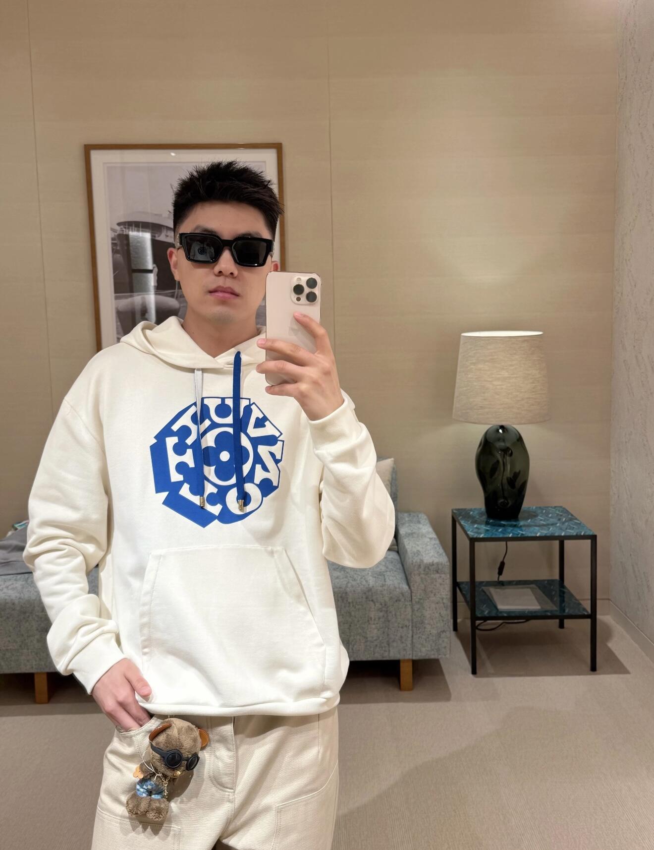 BVG / 루이비통 후드티