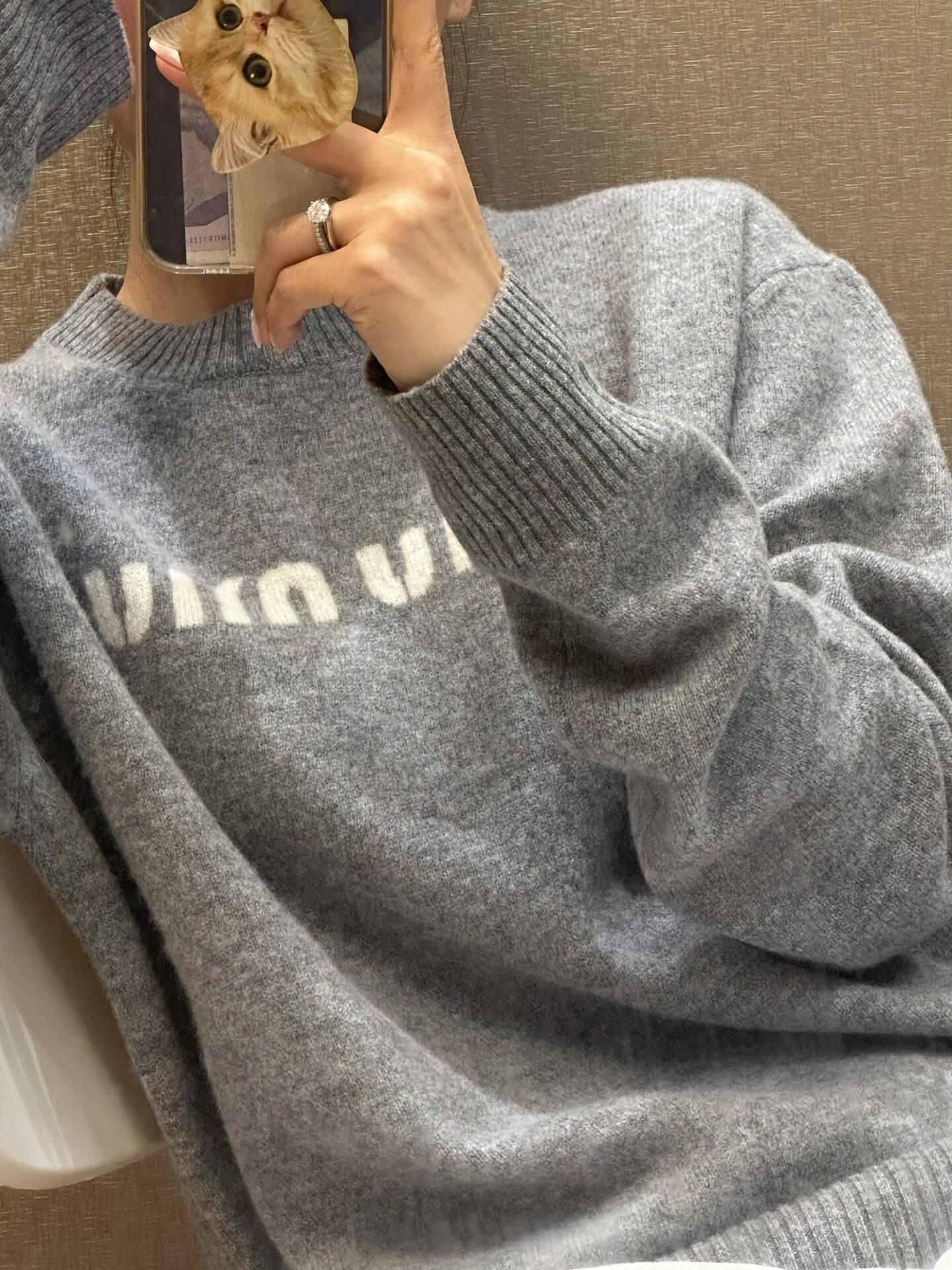 BVG / 미우미우 니트 스웨터