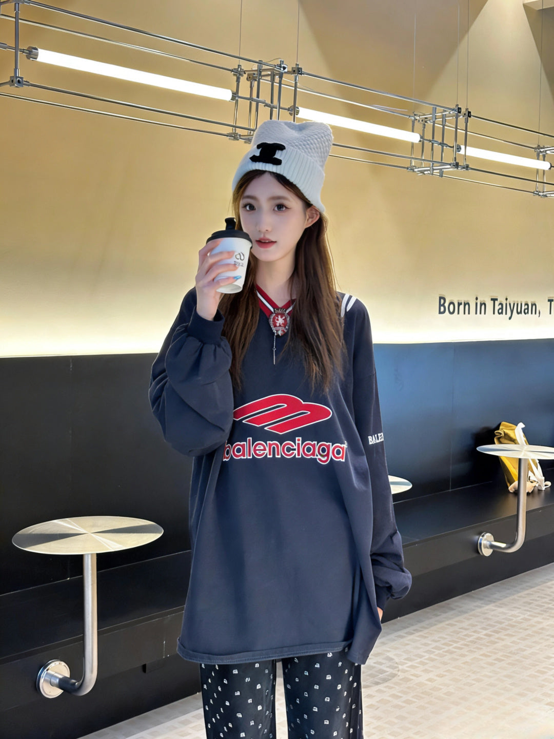 체인1호 / 발렌시아가 브이넥 긴팔