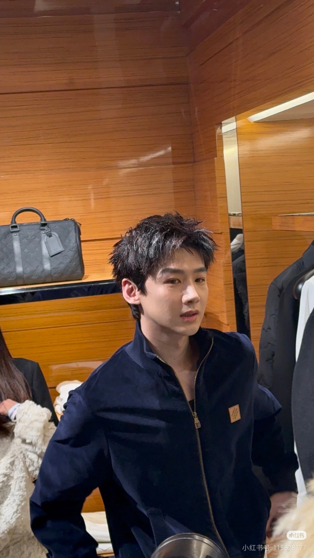체인1호 / 루이비통 기모 자켓