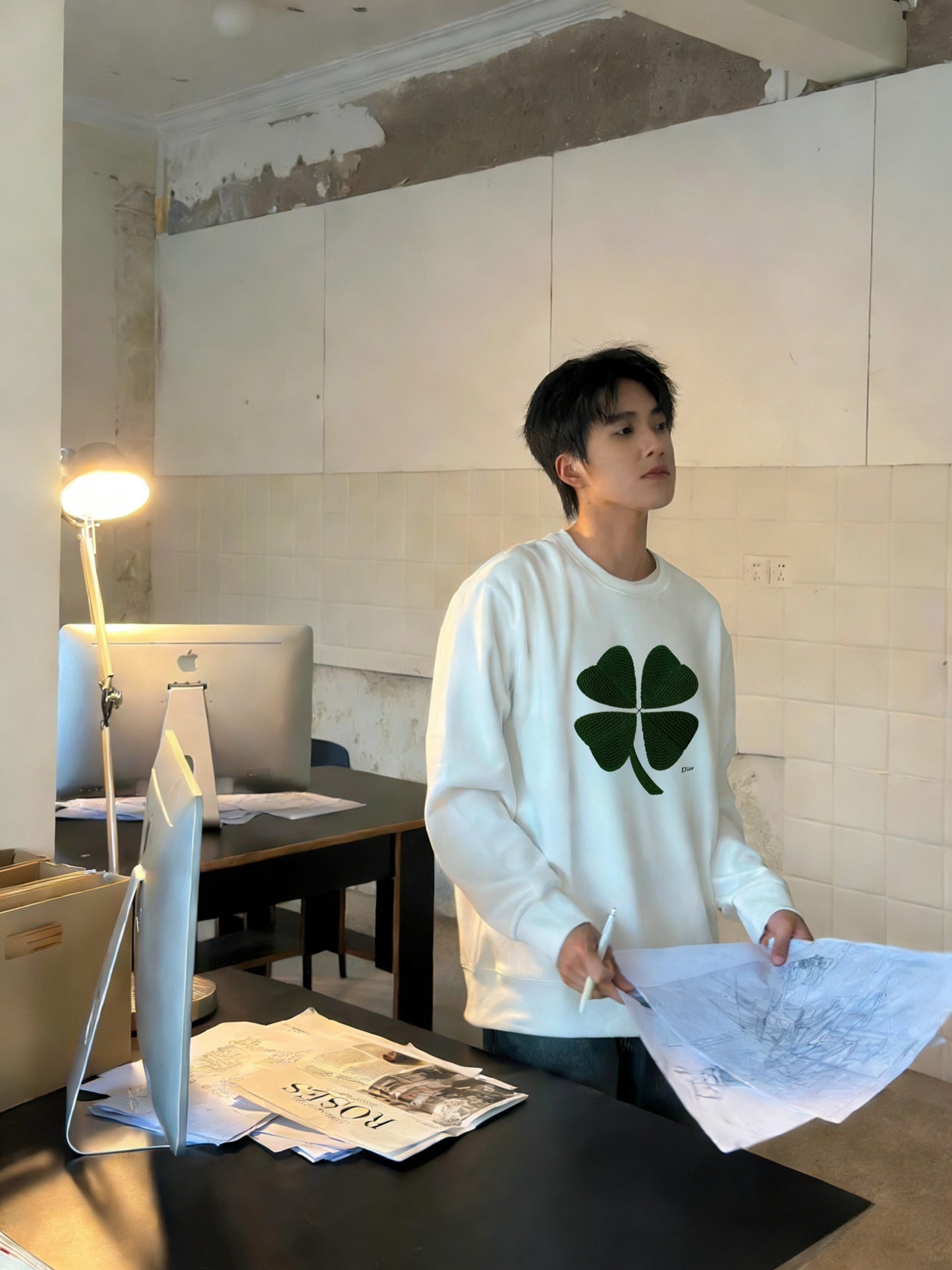 BVG / 디올 후드티