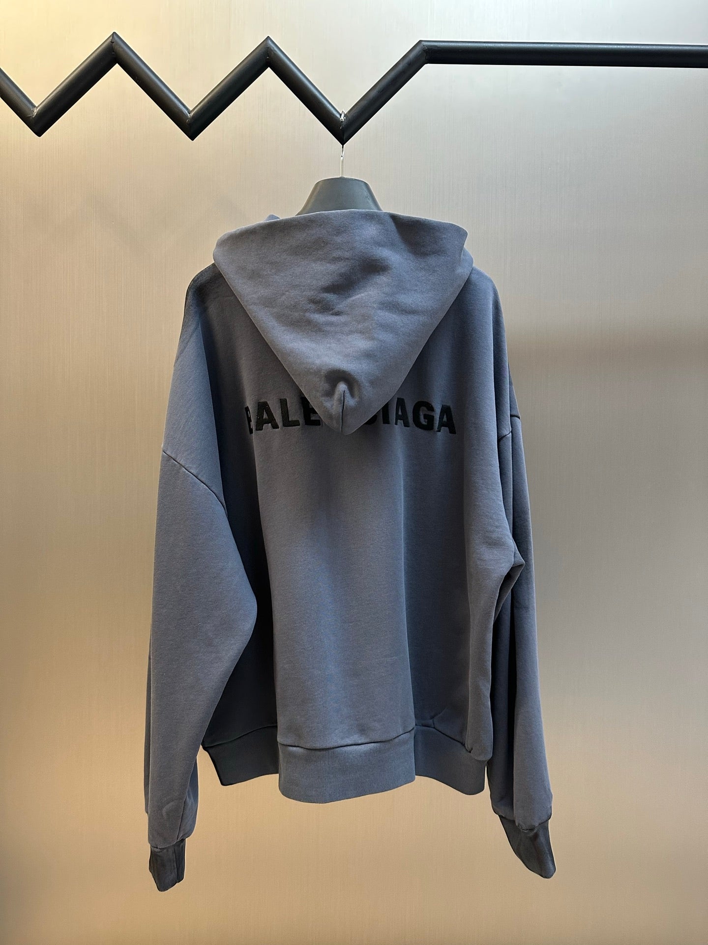 체인1호 / 발렌시아가 알파벳 자수 후드티