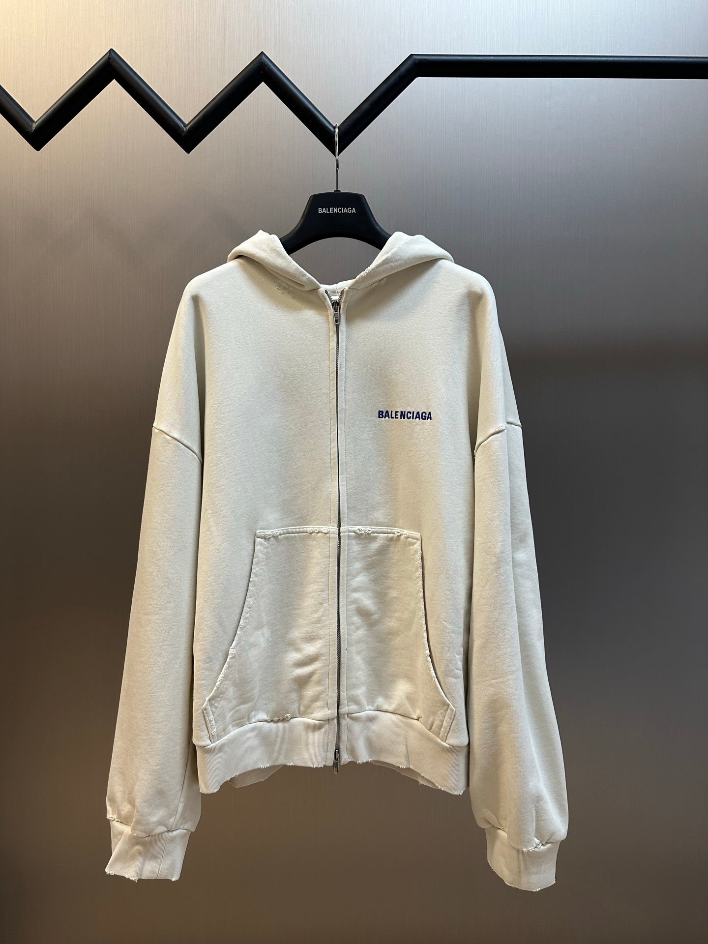 체인1호 / 발렌시아가 알파벳 자수 지퍼 후드 자켓