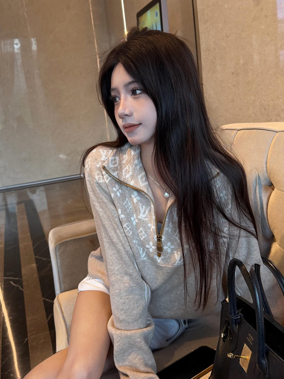 체인1호 / 루이비통 반지퍼 니트