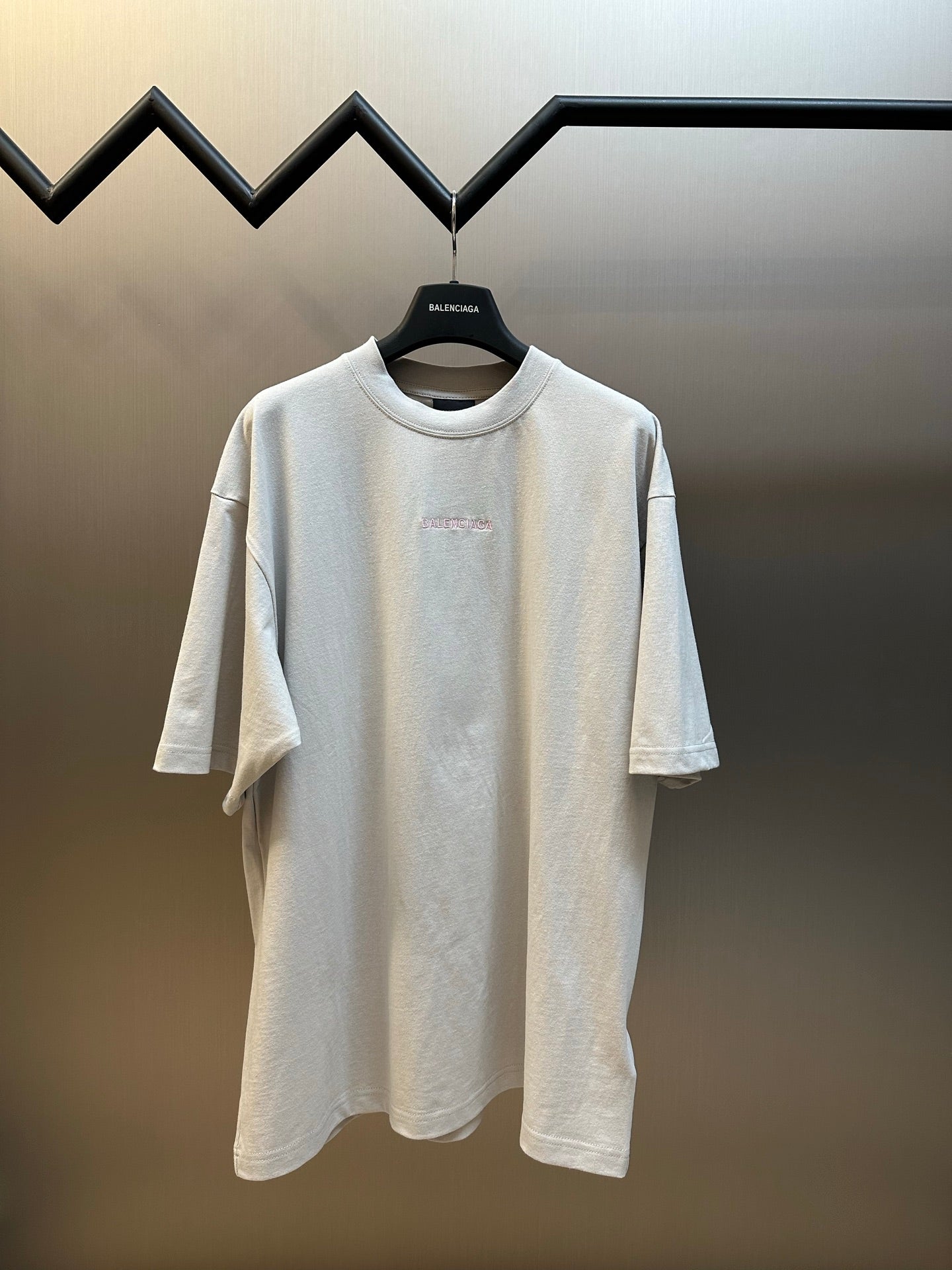 체인1호 / 발렌시아가 알파벳 자수 반팔 티셔츠