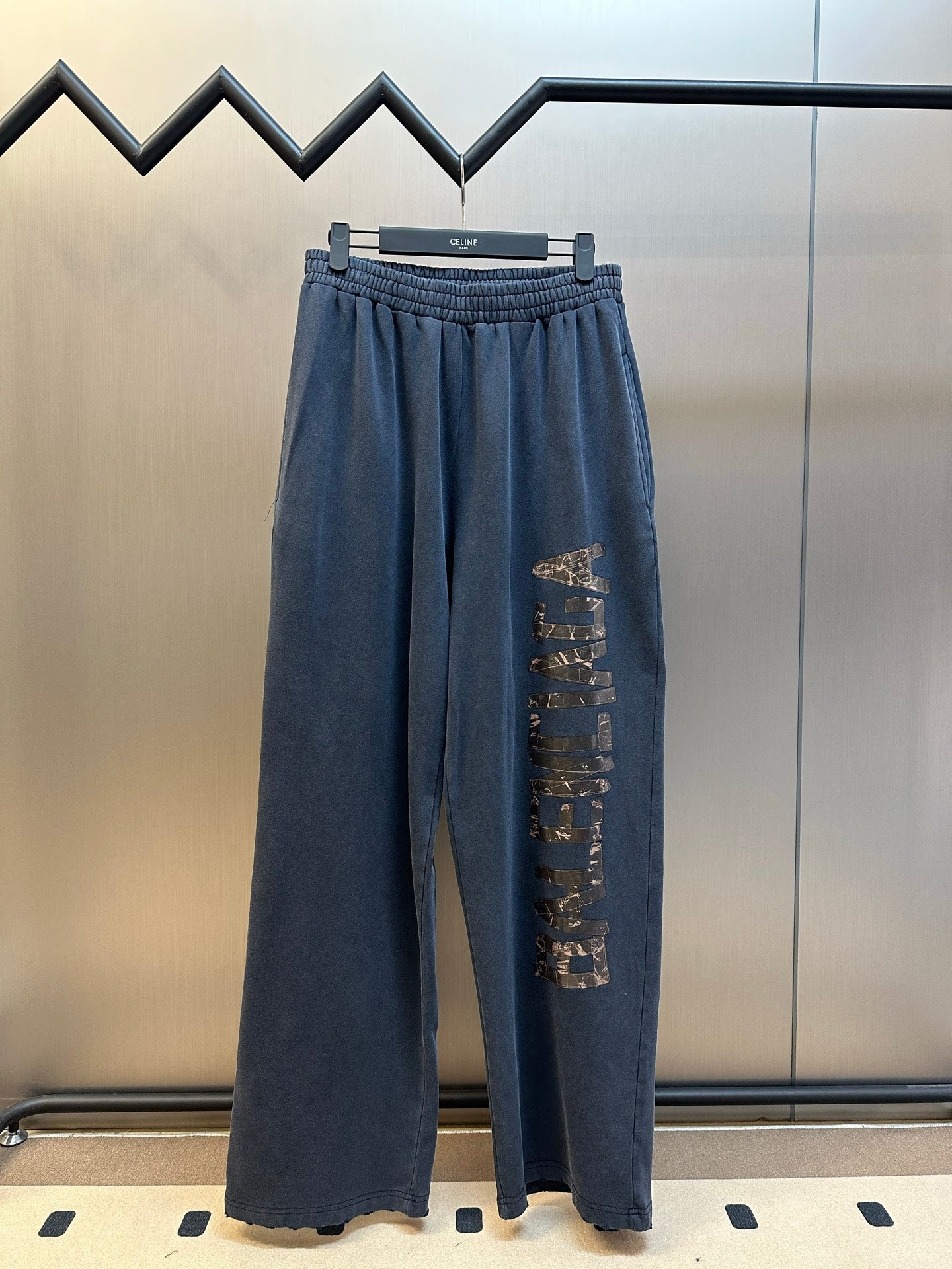 체인1호 / 발렌시아가 긴바지
