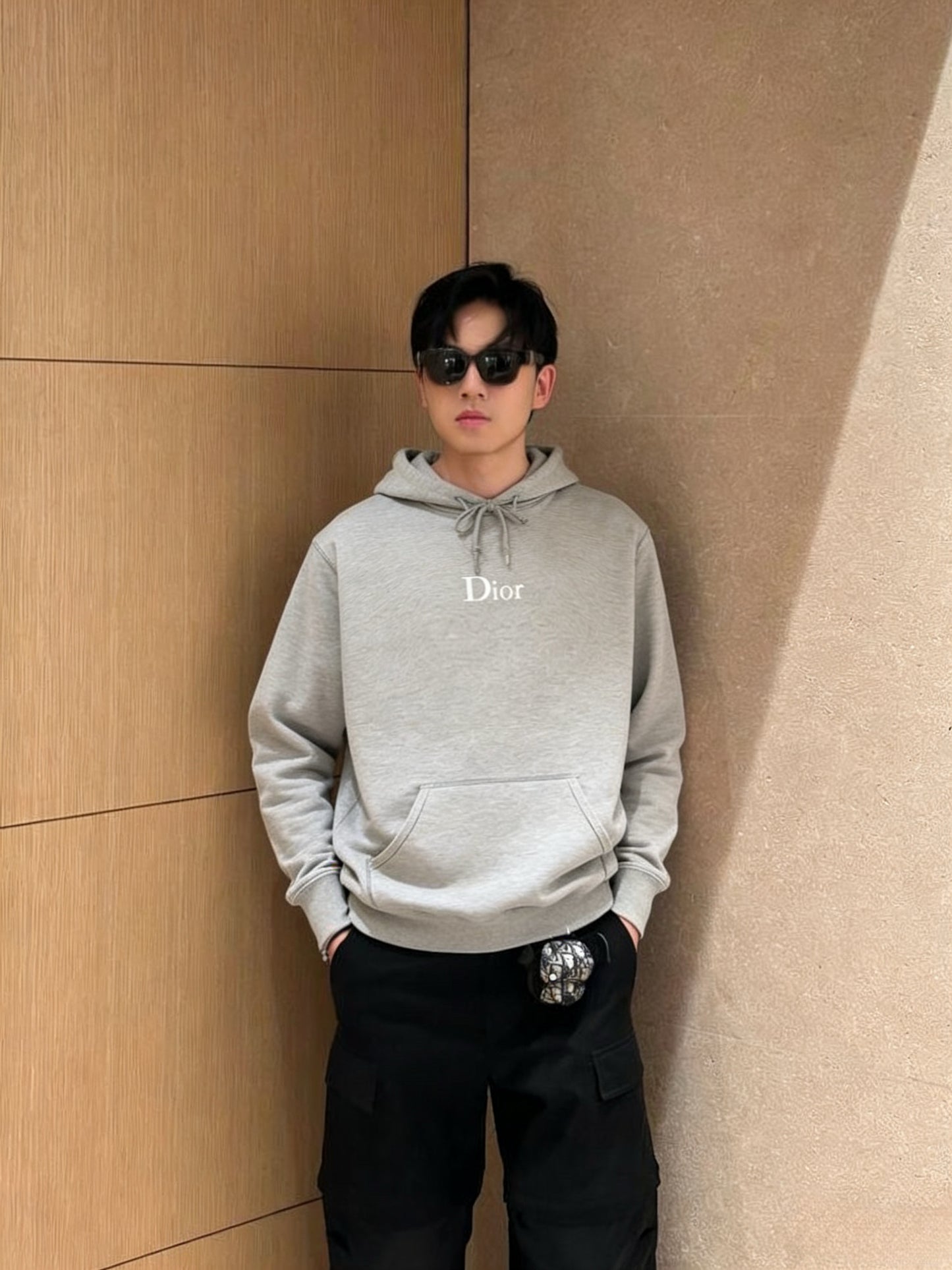 BVG / 디올 후드티