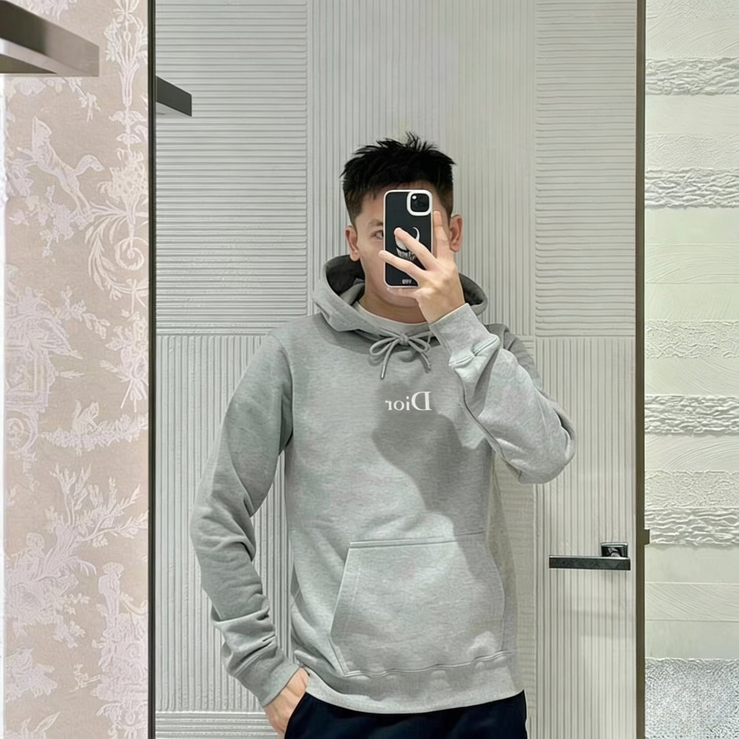 BVG / 디올 후드티