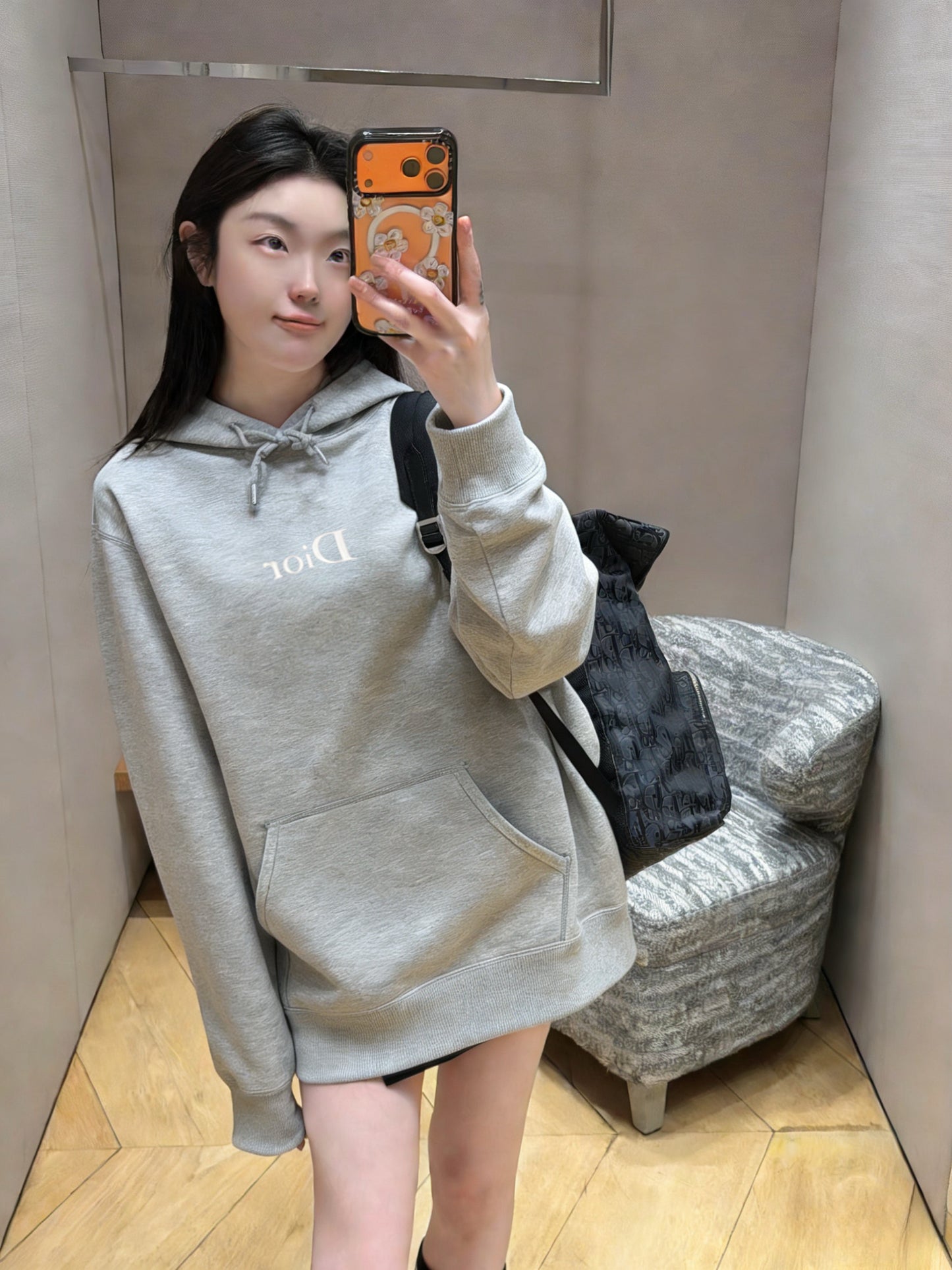 BVG / 디올 후드티