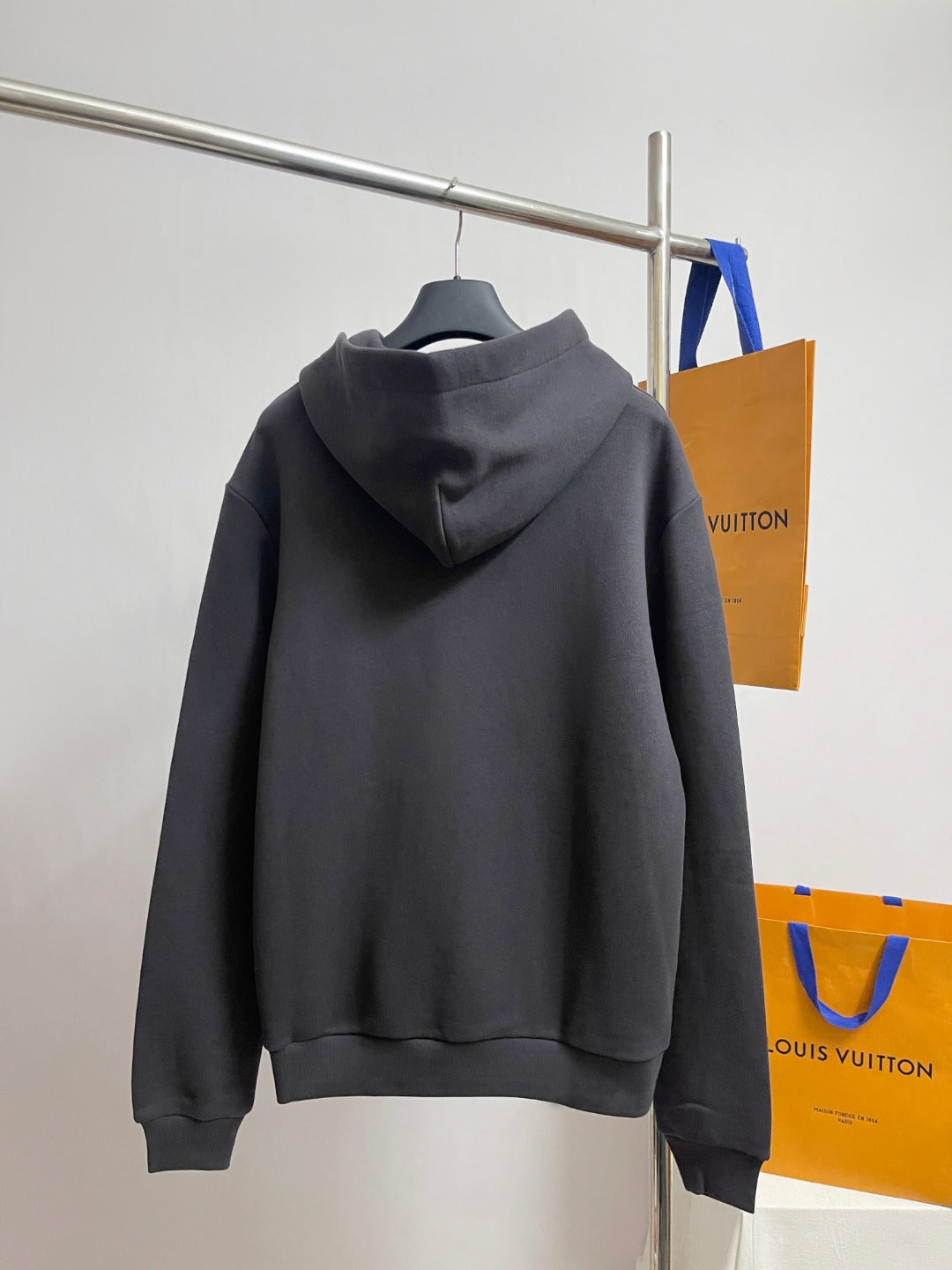 BVG / 루이비통 후드티