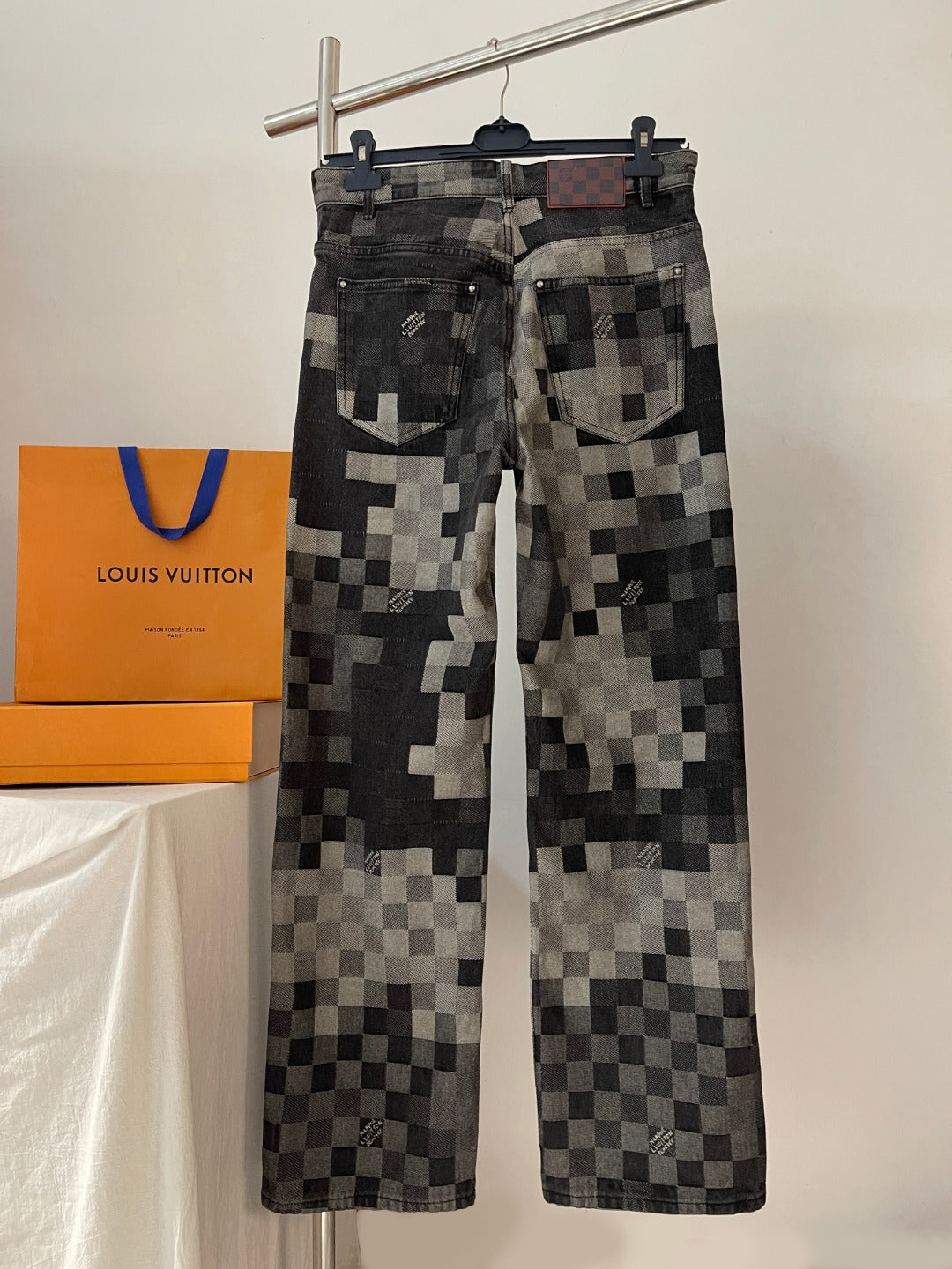 BVG / 루이비통 세트 바지