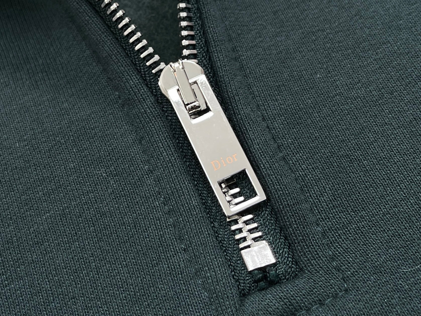 BVG / 디올 후드티