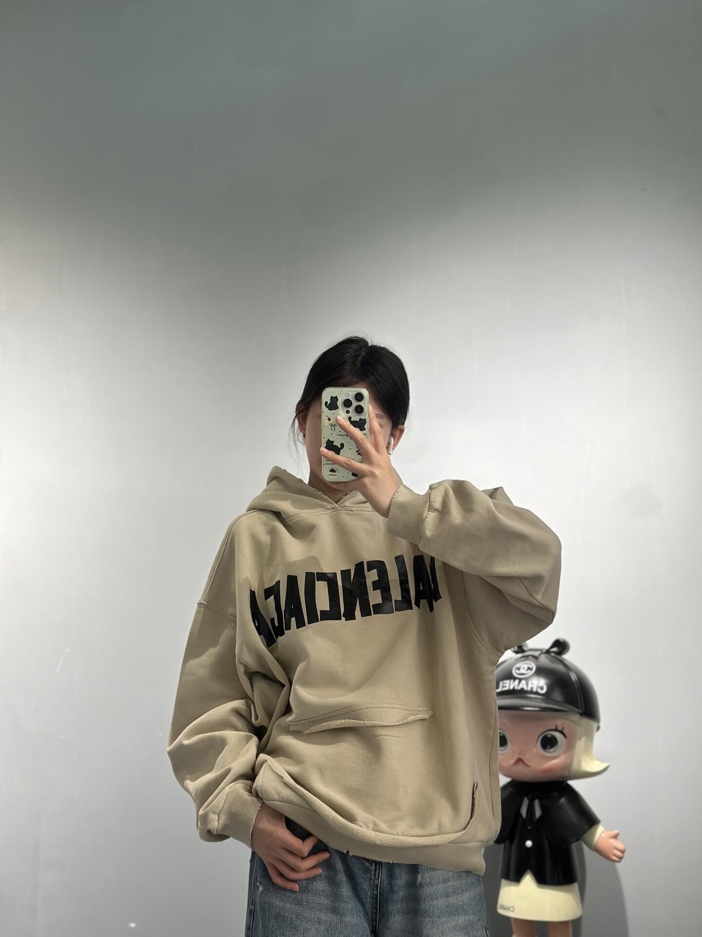 BVG / 발렌시아가 후드티