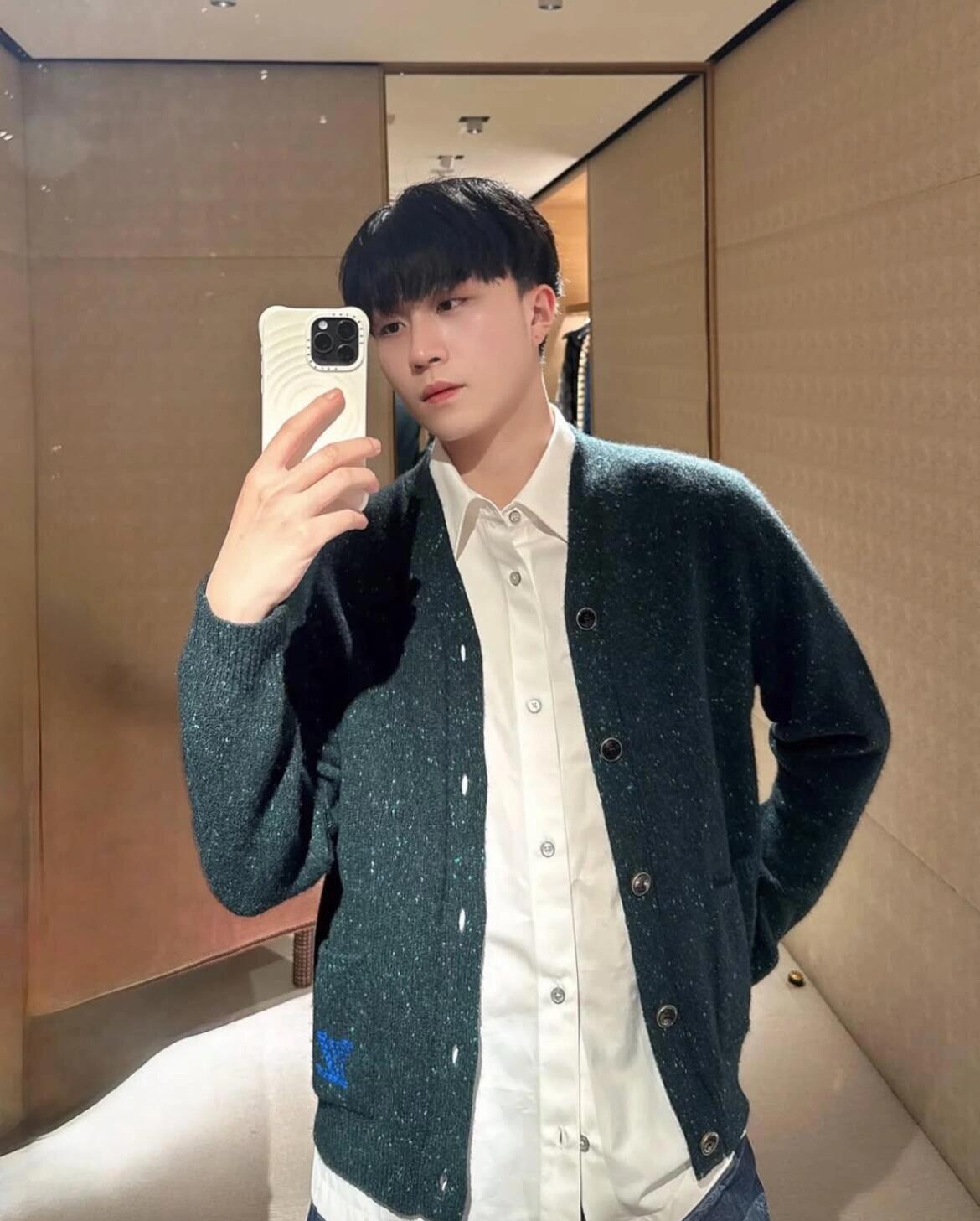 BVG / 루이비통 니트 카디건