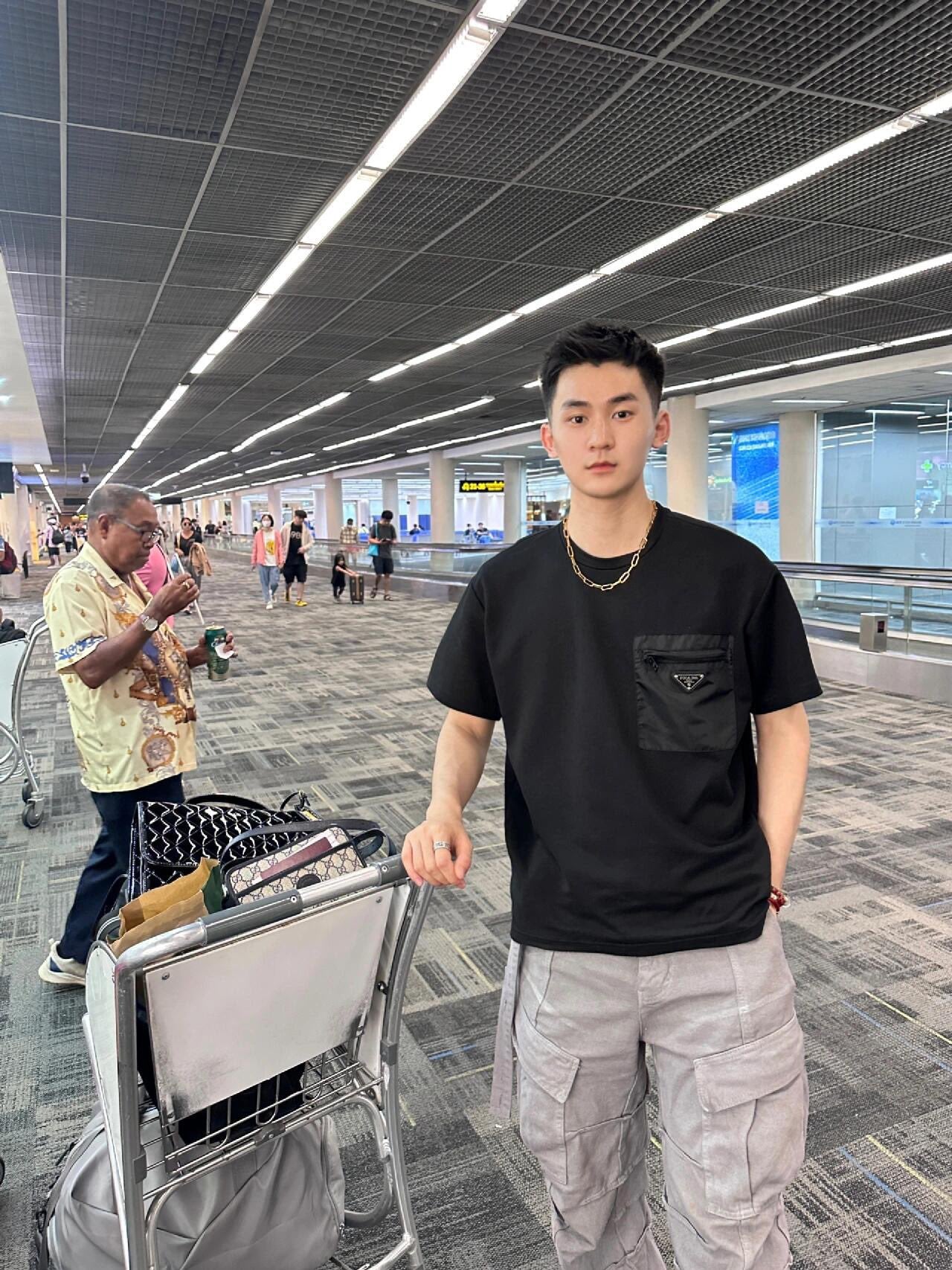 BVG / 프라다 반팔티